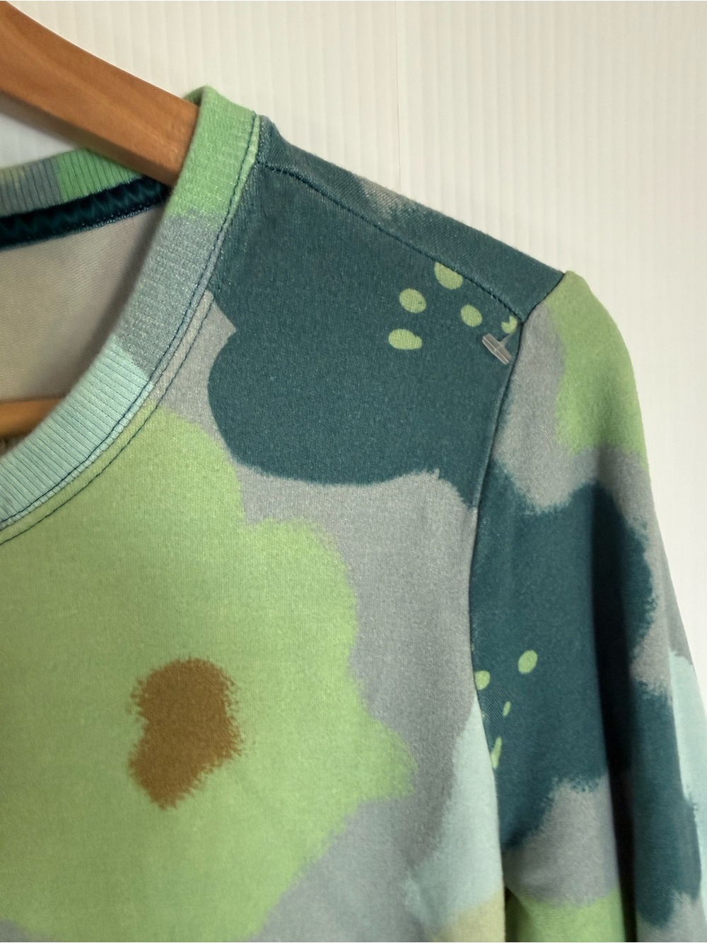 EVY’S TREE Sweatshirt - Picture 4 of 9